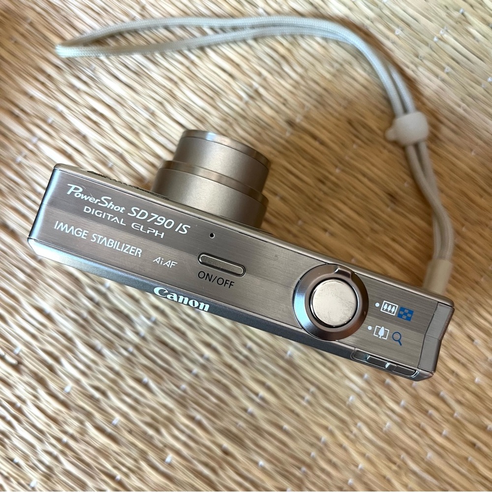 Canon PowerShot SD790 IS 10MP Digital Elph Camera Silver Bundle - Picture 5 of 14